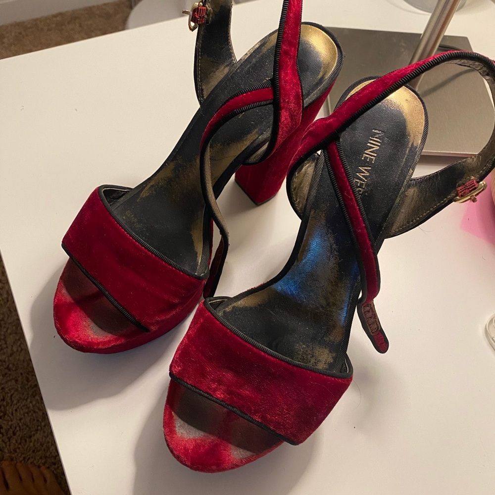 High heels - Picture 2 of 3